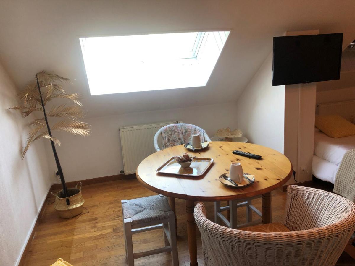 Grande Chambre Familiale Jaune Tout Bonnement Bien Putot-en-Auge Buitenkant foto