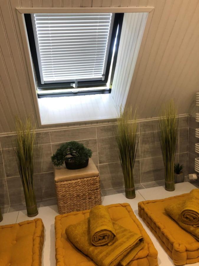 Grande Chambre Familiale Jaune Tout Bonnement Bien Putot-en-Auge Buitenkant foto
