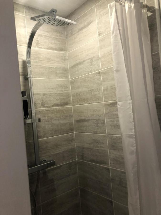Grande Chambre Familiale Jaune Tout Bonnement Bien Putot-en-Auge Buitenkant foto