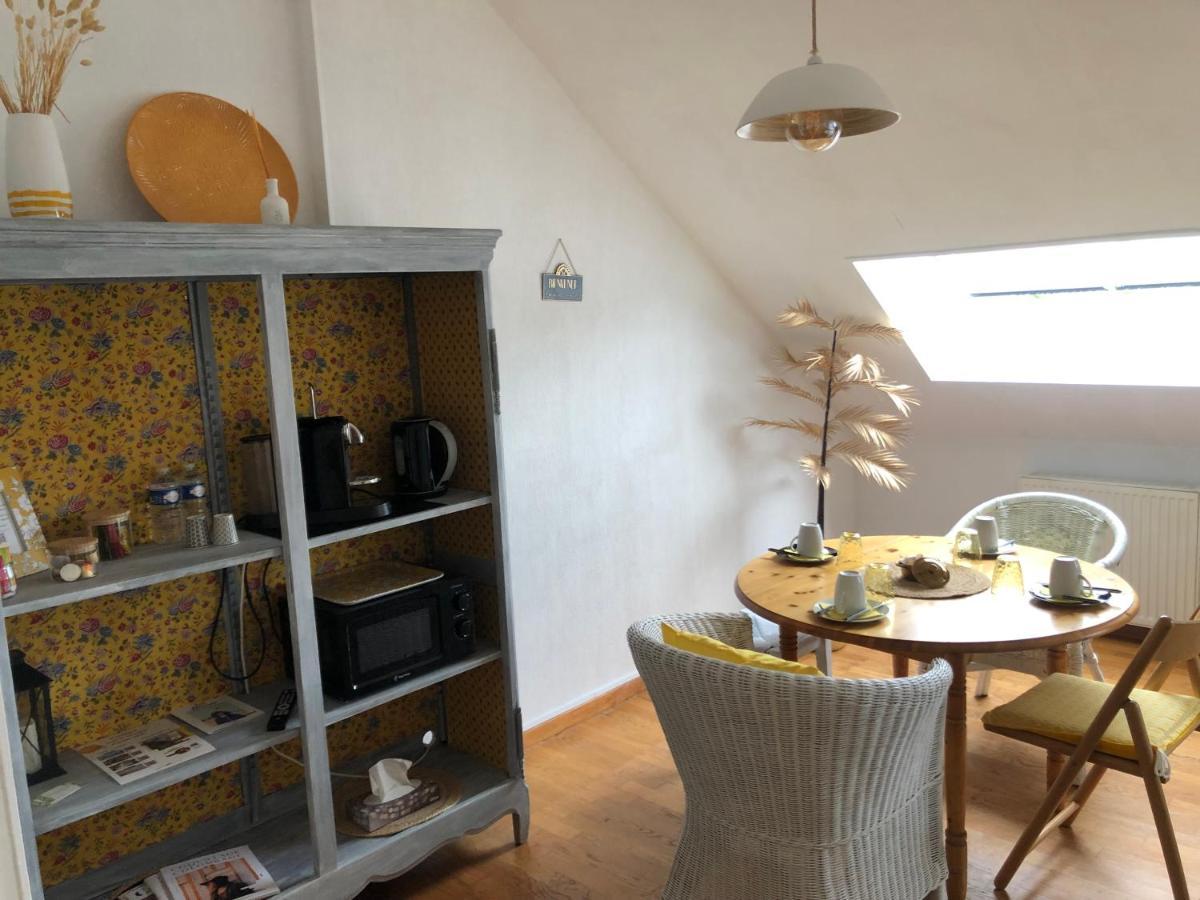Grande Chambre Familiale Jaune Tout Bonnement Bien Putot-en-Auge Buitenkant foto